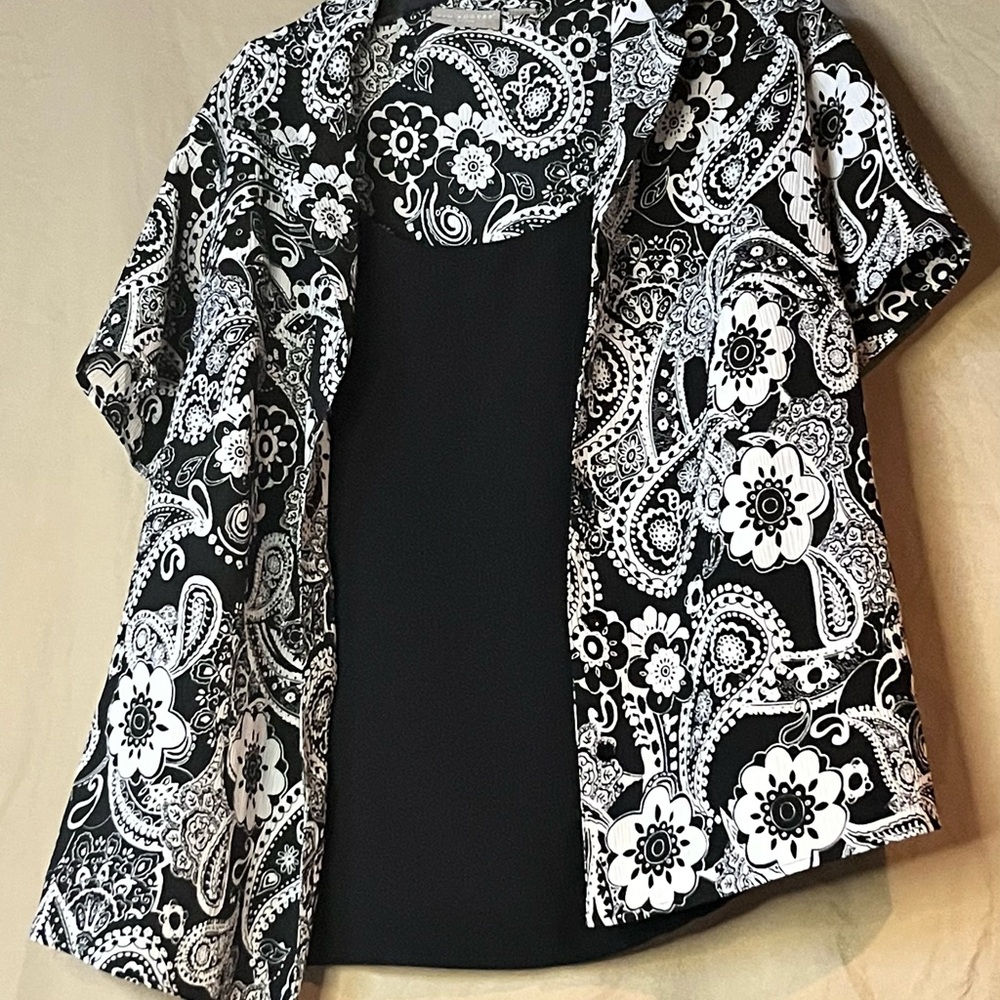 Kim Rogers Black and White Floral Blouse